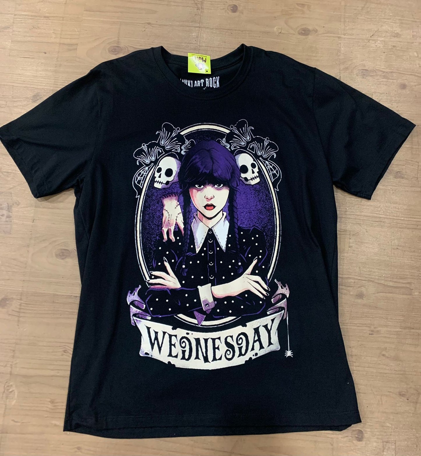 Camiseta Wandinha