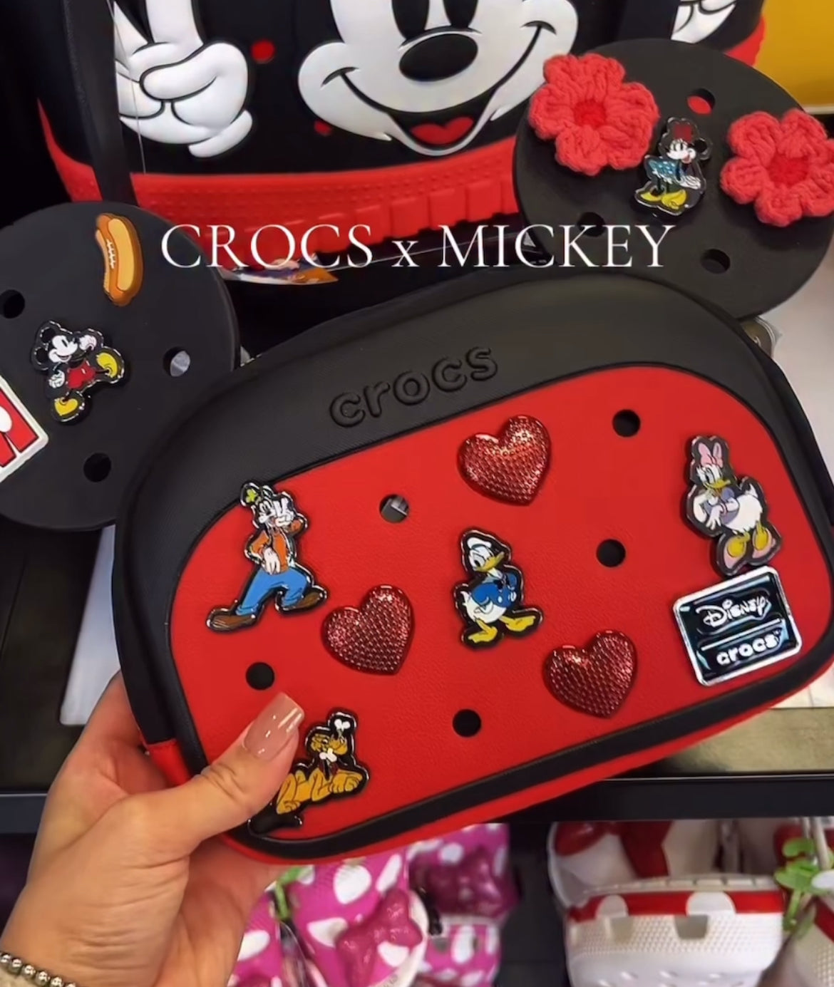 Bolsa Mickey crocs com 6 pins