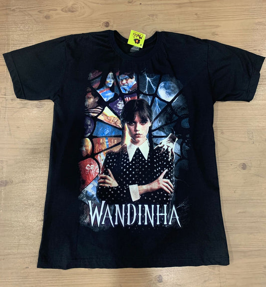 Camiseta Wandinha