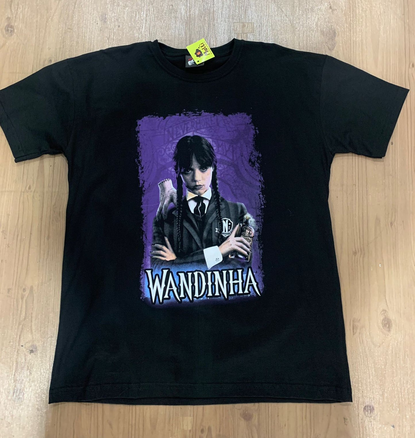 Camiseta Wandinha