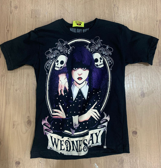 Camiseta Wandinha