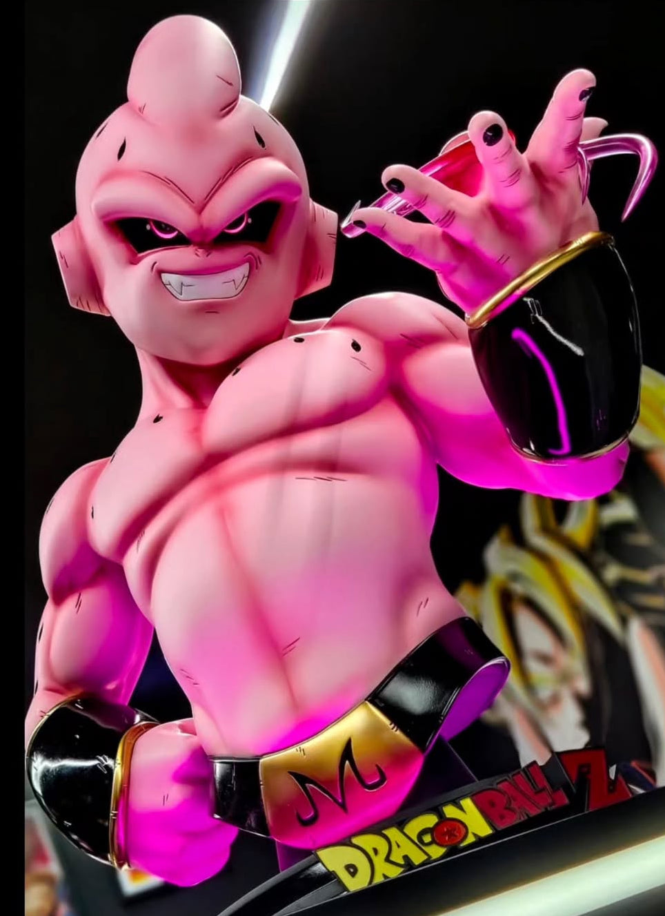 Estátua Majin Boo