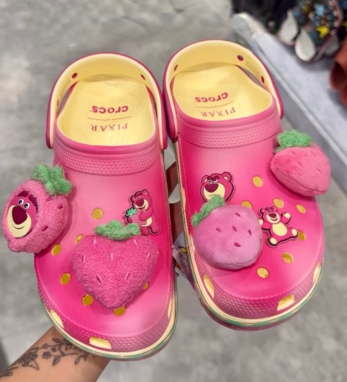 Crocs lotso