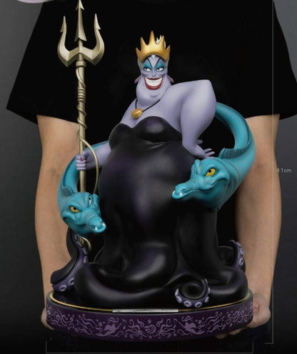 Estátua Ursula Orlando
