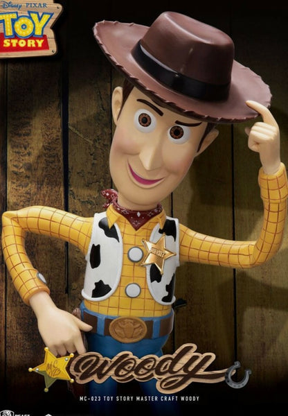 Estátua Woody Orlando