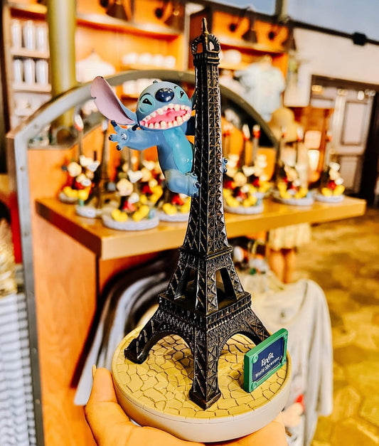 Estátua torre Paris Stitch