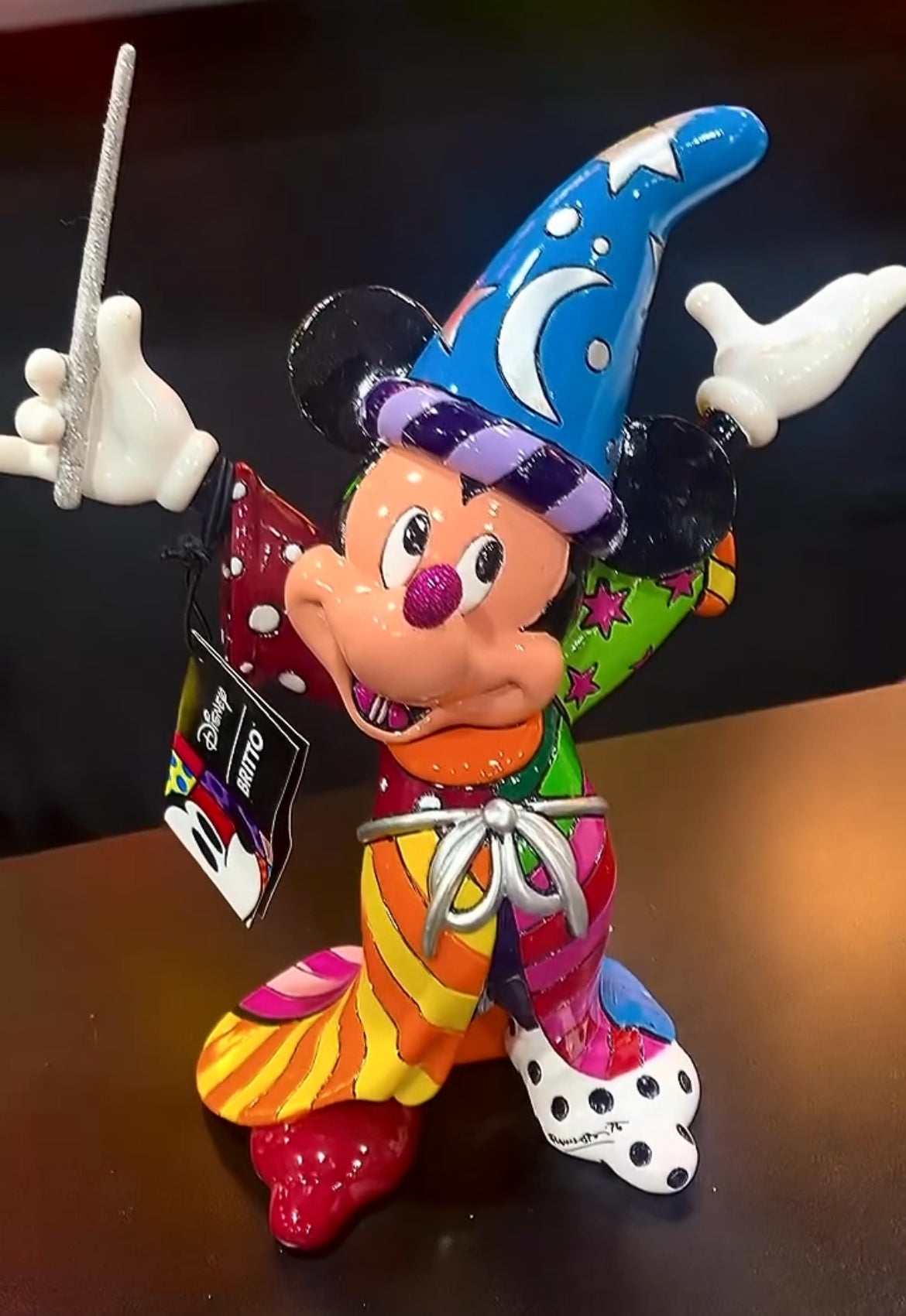 Estátua Mickey feiticeiro