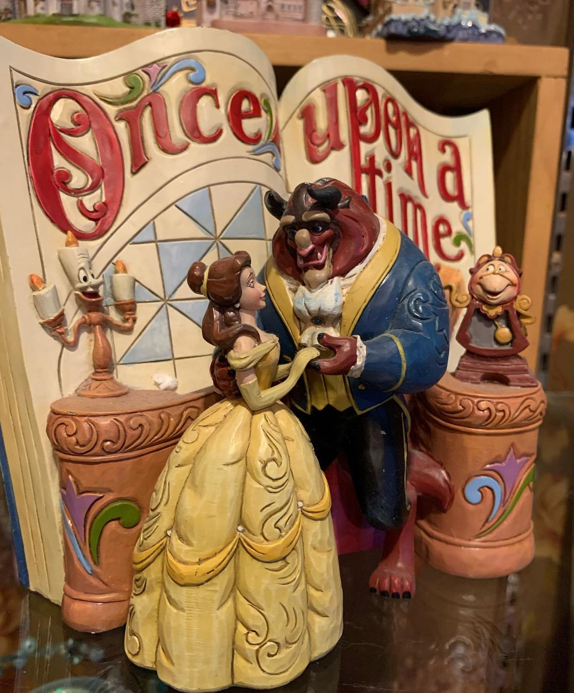 Estátua bela e a fera livro