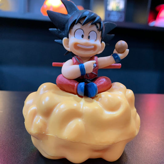 Boneco Goku na nuvem